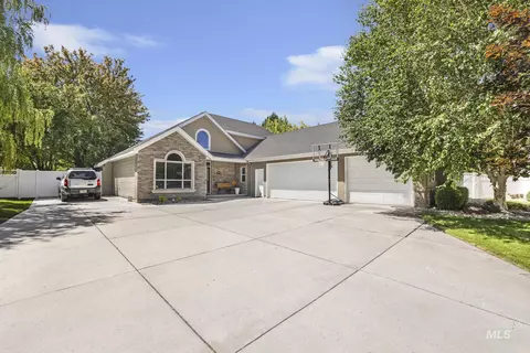 Exterior - 663 Cento Ct, Twin Falls, ID 83301 photo 3 of 12