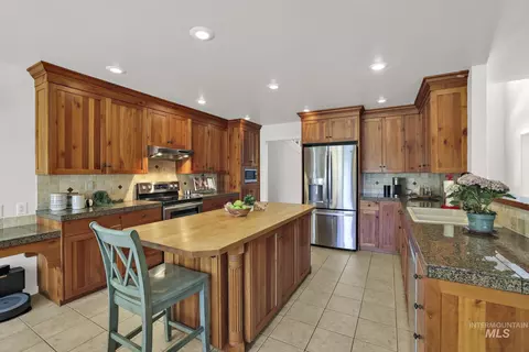 Kitchen - 663 Cento Ct, Twin Falls, ID 83301 photo 2 of 9