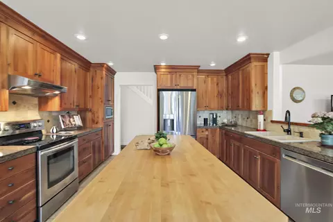 Kitchen - 663 Cento Ct, Twin Falls, ID 83301 photo 9 of 9