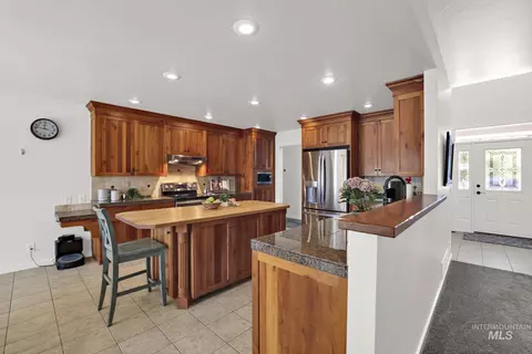 Kitchen - 663 Cento Ct, Twin Falls, ID 83301 photo 1 of 9