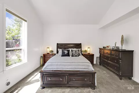 Bedroom - 663 Cento Ct, Twin Falls, ID 83301 photo 2 of 3