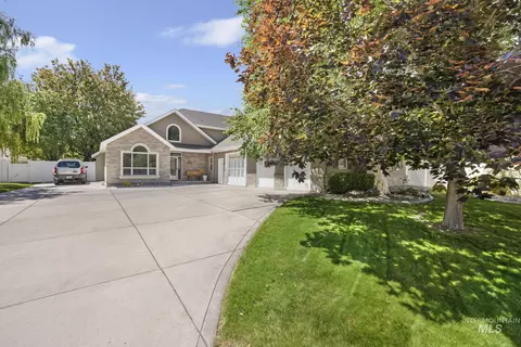 Exterior - 663 Cento Ct, Twin Falls, ID 83301 photo 4 of 12