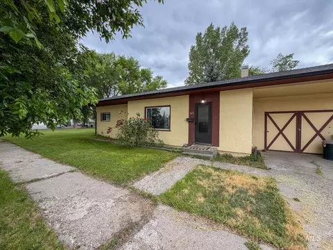 723 E 14th St, Burley, ID 83318