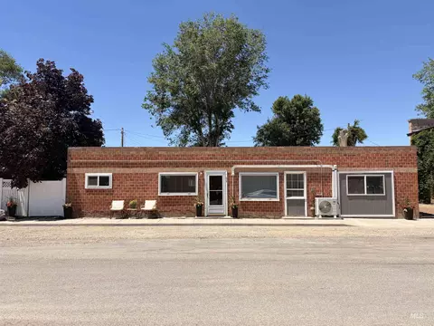 219 N 1st East St, Paul, ID 83347