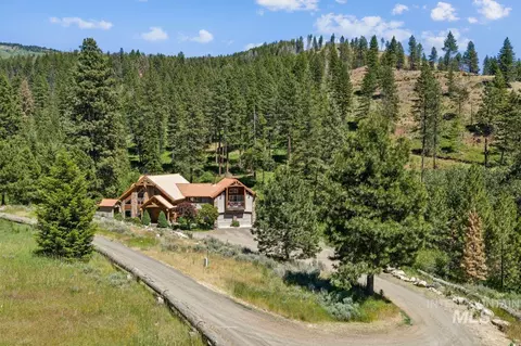 2326 Private Rd, Cambridge, ID 83610
