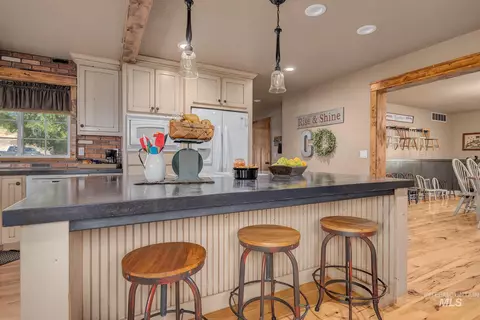 Kitchen - 1530 Ross Rd, Weiser, ID 83672 photo 6 of 6