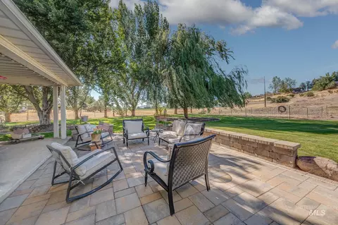 Exterior - 1530 Ross Rd, Weiser, ID 83672 photo 7 of 17