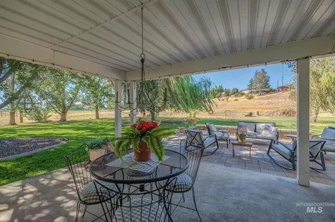 Exterior - 1530 Ross Rd, Weiser, ID 83672 photo 6 of 17