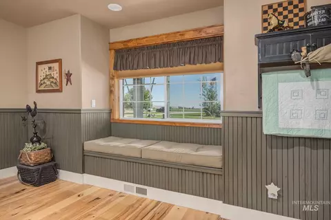 Entry Way - 1530 Ross Rd, Weiser, ID 83672 photo 3 of 4
