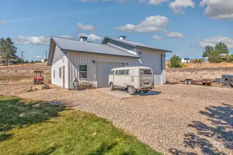 Exterior - 1530 Ross Rd, Weiser, ID 83672 photo 16 of 17