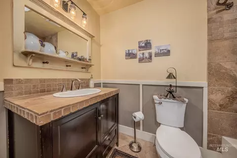 Bath - 1530 Ross Rd, Weiser, ID 83672 photo 2 of 5