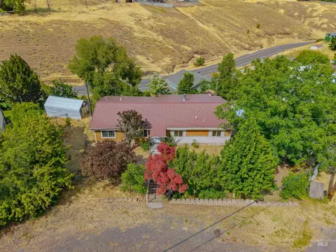 1752 Stafford Dr, Clarkston, WA 99403