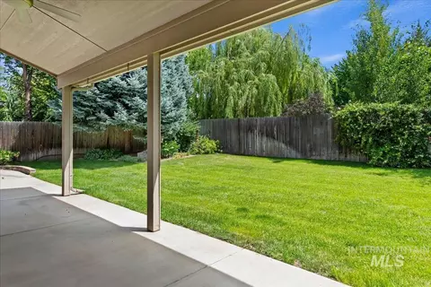 Exterior - 377 E Kite Dr, Eagle, ID 83616 photo 5 of 7