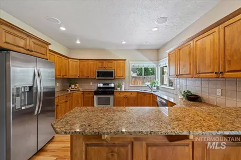 Kitchen - 377 E Kite Dr, Eagle, ID 83616 photo 2 of 3
