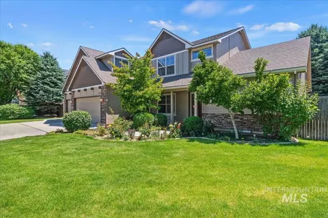 Exterior - 377 E Kite Dr, Eagle, ID 83616 photo 4 of 7