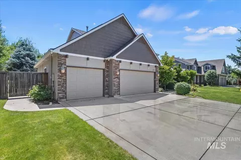Exterior - 377 E Kite Dr, Eagle, ID 83616 photo 3 of 7