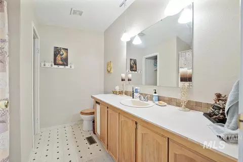 Bath - 603 4th St, Juliaetta, ID 83535 photo 1 of 2