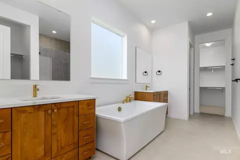 Bath - 5420 Juliet Rose Ave, Caldwell, ID 83607 photo 1 of 4