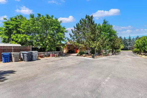 1107 Lake Lowell Ave, Nampa, ID 83686