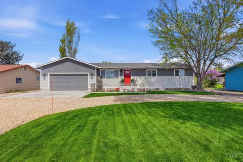 10370 Cherry Ln, Nampa, ID 83687