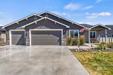 810 Bushnell Ave, Wilder, ID 83676