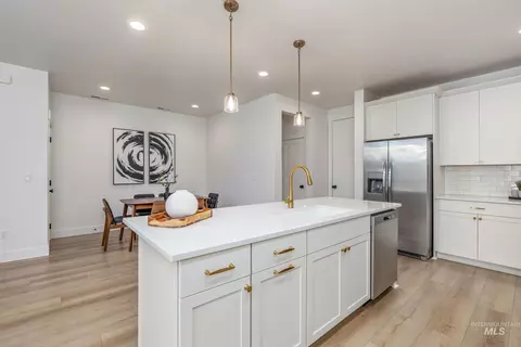 Kitchen - 281 S City Lights Ln, Eagle, ID 83616 photo 4 of 5