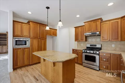 Kitchen - 1948 S Riverford Pl, Eagle, ID 83616 photo 2 of 2