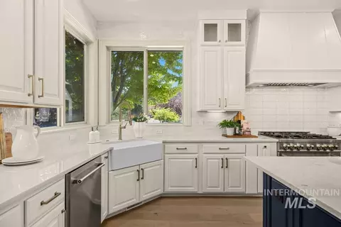 Kitchen - 7002 W Avignon Ln, Eagle, ID 83616 photo 5 of 6