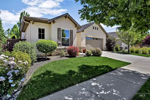 3672 W Star Hollow Dr, Meridian, ID 83646