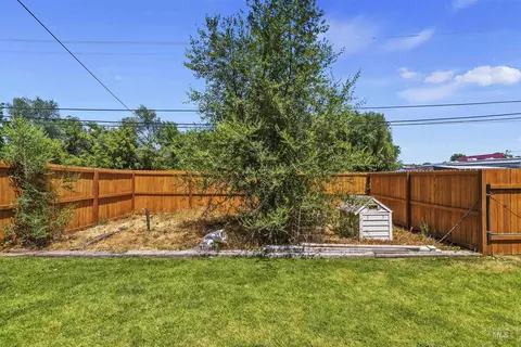 Exterior - 630 E Court St, Weiser, ID 83672 photo 13 of 18