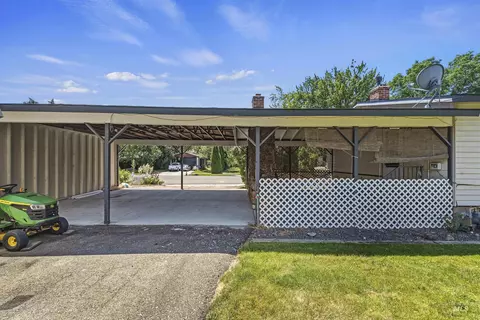 Exterior - 630 E Court St, Weiser, ID 83672 photo 10 of 18