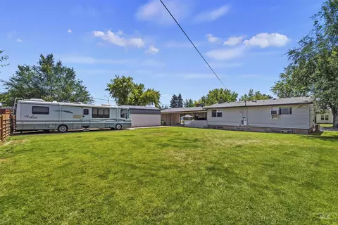 Exterior - 630 E Court St, Weiser, ID 83672 photo 12 of 18