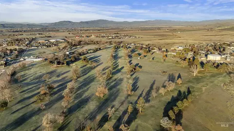 View/Area - 630 E Court St, Weiser, ID 83672 photo 2 of 2