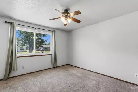 Bedroom - 630 E Court St, Weiser, ID 83672 photo 3 of 5