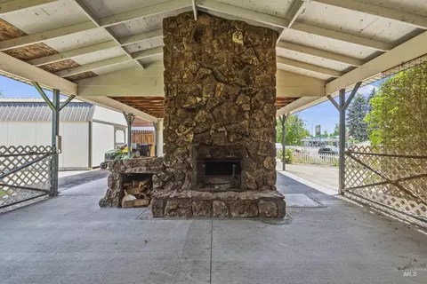 Exterior - 630 E Court St, Weiser, ID 83672 photo 9 of 18