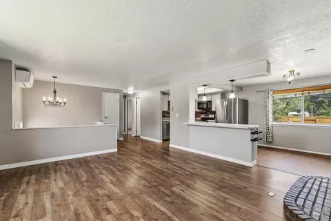 Living - 630 E Court St, Weiser, ID 83672 photo 2 of 3