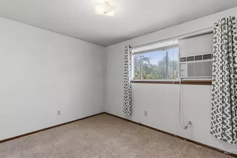 Bedroom - 630 E Court St, Weiser, ID 83672 photo 4 of 5