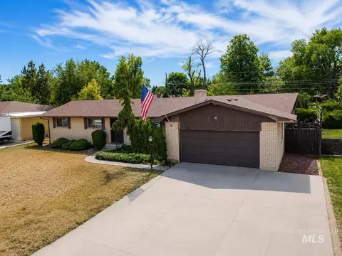 613 Sunrise Blvd N, Twin Falls, ID 83301