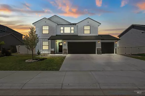 530 W Screech Owl Dr, Kuna, ID 83634