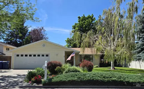 447 Crestview Dr, Twin Falls, ID 83301