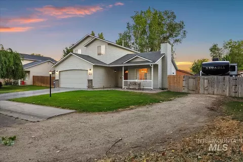 913 S Lily Ct, Nampa, ID 83686