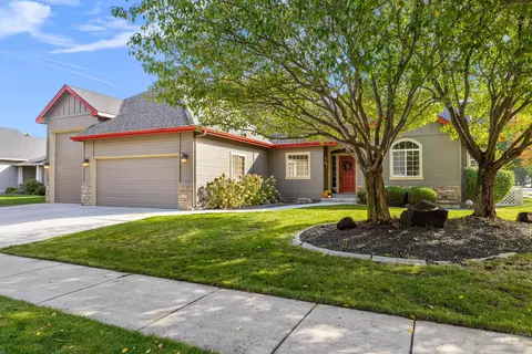 5264 N Schumann Ave, Meridian, ID 83646