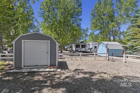 Exterior - 14 P St, Cascade, ID 83611 photo 1 of 5