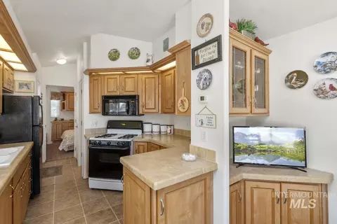 Kitchen - 14 P St, Cascade, ID 83611 photo 1 of 3
