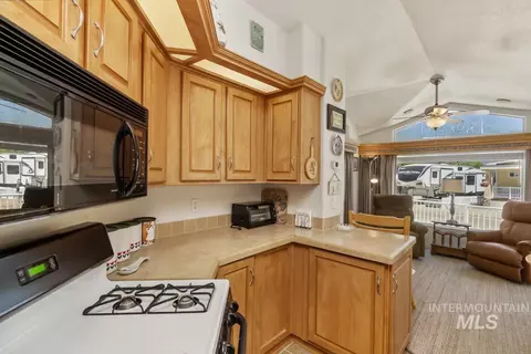 Kitchen - 14 P St, Cascade, ID 83611 photo 2 of 3