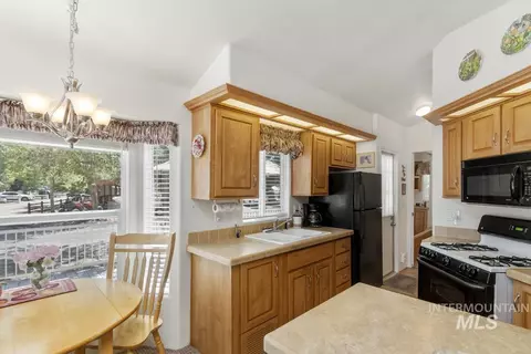 Kitchen - 14 P St, Cascade, ID 83611 photo 3 of 3