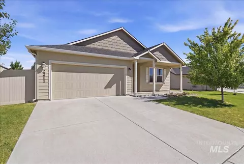 Exterior - 2211 Moon Shadow Dr, Caldwell, ID 83607 photo 2 of 10