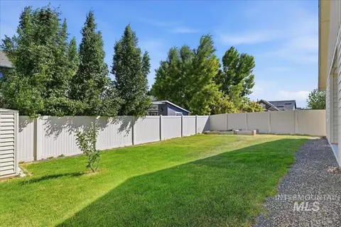 Exterior - 2211 Moon Shadow Dr, Caldwell, ID 83607 photo 6 of 10