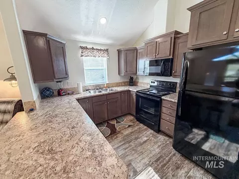 Kitchen - 22 Miners Ct, Cascade, ID 83611 photo 1 of 1