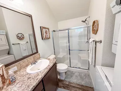 Bath - 22 Miners Ct, Cascade, ID 83611 photo 1 of 1